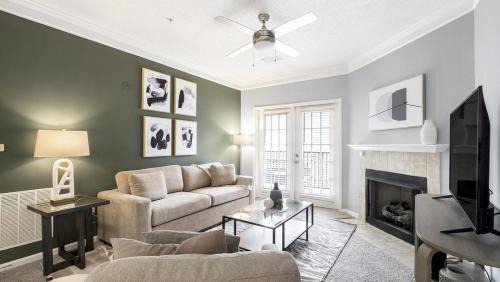 Landing Modern Apartment with Amazing Amenities (ID8267X63)