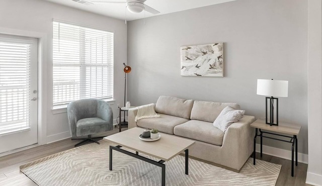 Landing | Stunning 1BD, Gym, Pool