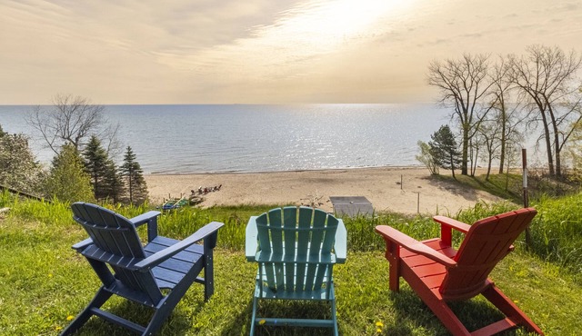 LARGE Clean Updated Lake front Cottage with THE MOST INCREDIBLE VIEW & BEACH !
