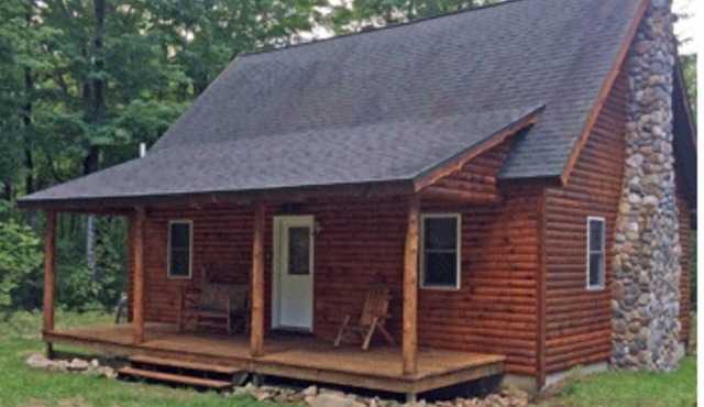 Lazy Cedars Log Cabin - Centrally located