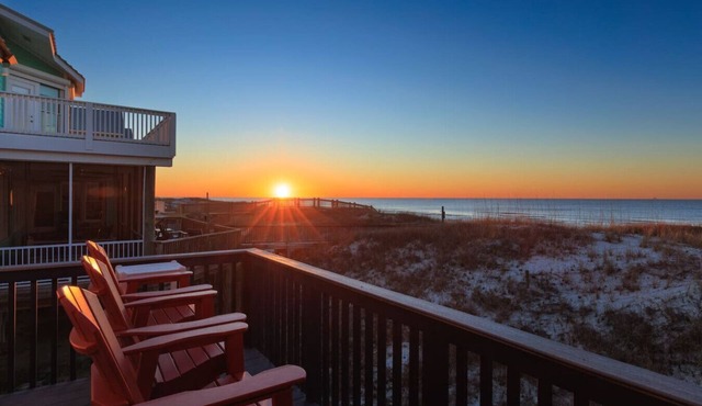 Lazy Pelican Steps to the Sand, Gulf-Front Views | Sleeps 12