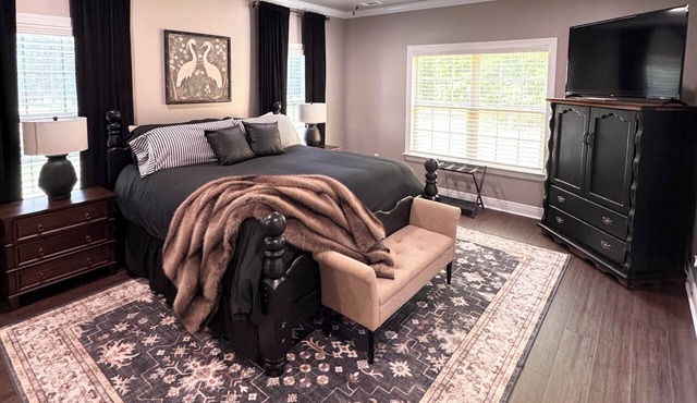 Liv Luxe- Tuscaloosa Rental with a deluxe outdoor entertainment area!