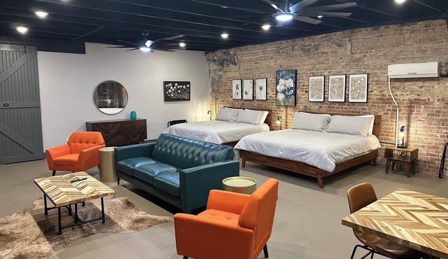 Livie’s Loft Trendy loft on Main Street