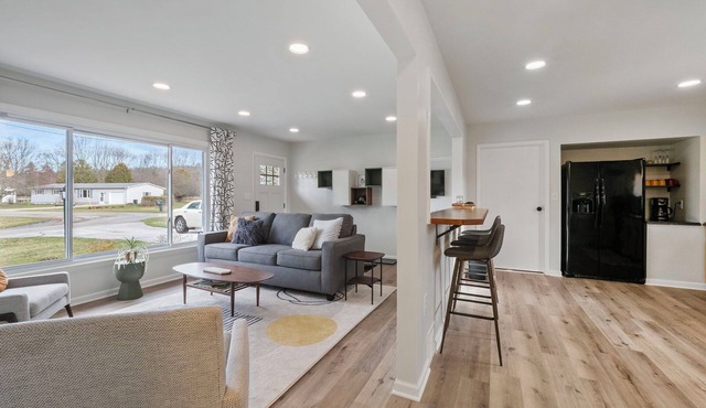 Locals Landing: Modern Family Retreat midway to Casino, River, & Lake Michigan