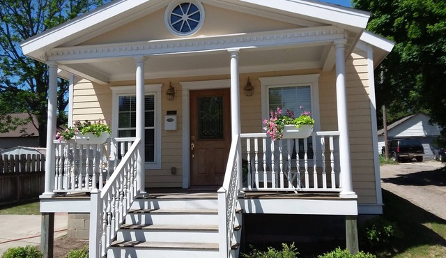 Location, Location, Location! Close to Beach, Marina, & Downtown!