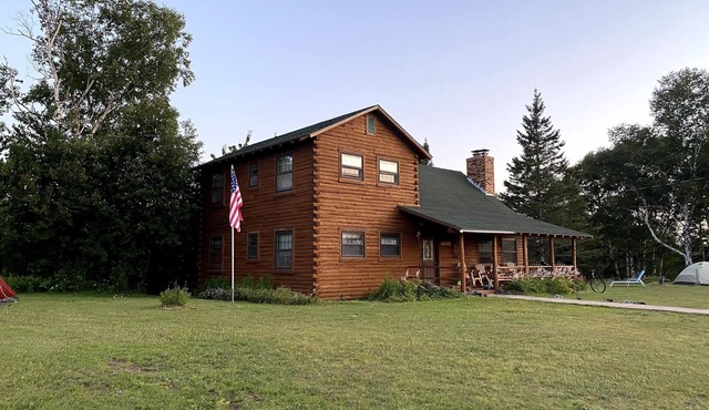 Log Home Retreat in Eagle River