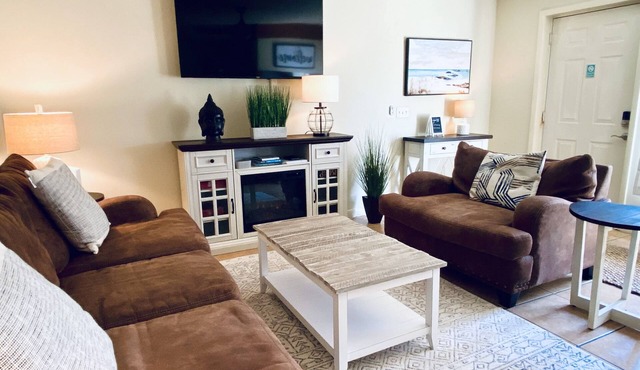 Look no further! Gulf of Mexico , steps to waterfront! Gulf Getaway 😀🌞🏝👙🌊