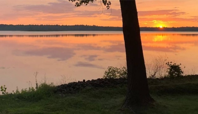Loon Lake Escape... with lake views & lake access in Shawano
