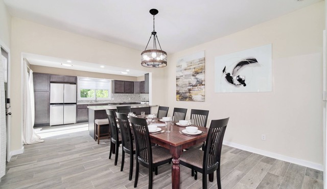 Lovely 3-bedroom house with AC in charming Manistee