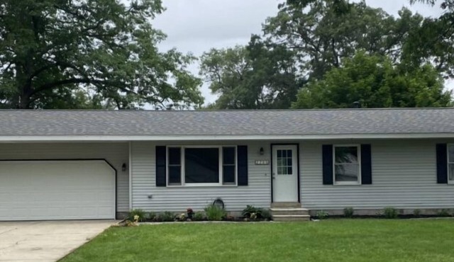Lovely three bedroom home in a quiet neighborhood
