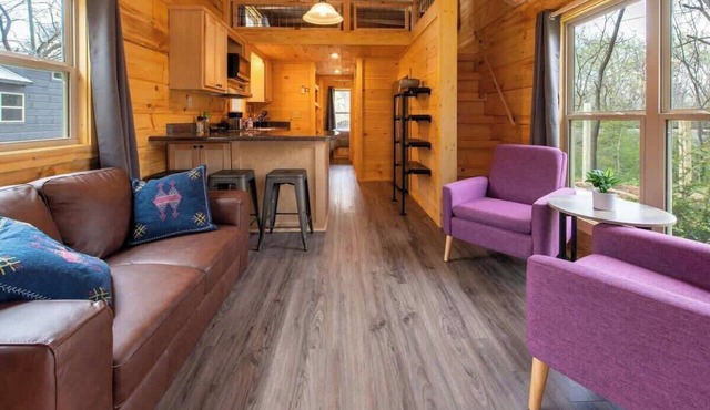 Luke Bunk Tiny Cabin, Hot Tub, Mountain & Cityside