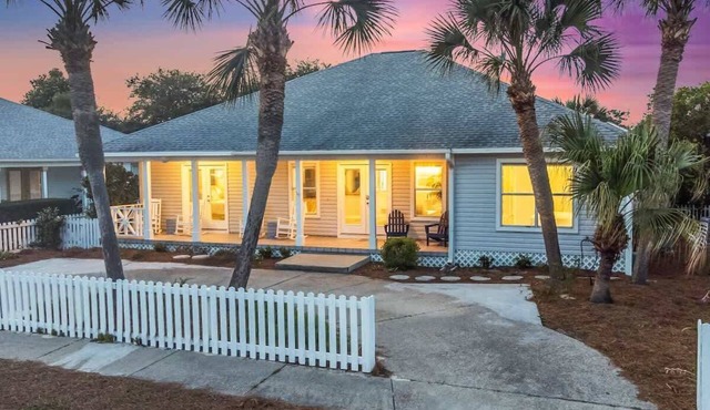 Luxe Home | 4 Min Walk to Crystal Beach & Pool