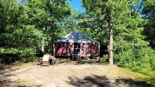 Luxurious Modern Yurt with Stargazing Dome near Pere Marquette River – Baldwin, Michigan