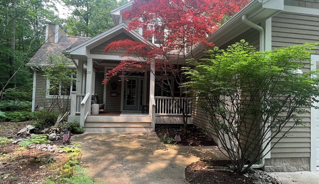 Luxury AC’d 4bed 4.5bth in Woodstone.