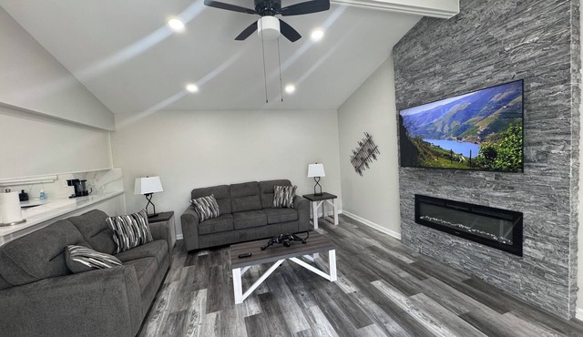 Luxury House Perfect location-3BR Sterling Heights