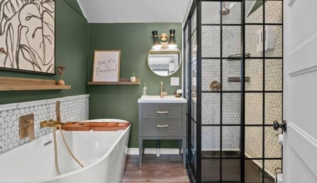 Luxury Tiny Home + Fast Wi-Fi + Near the Tennessee River + Garden Tub