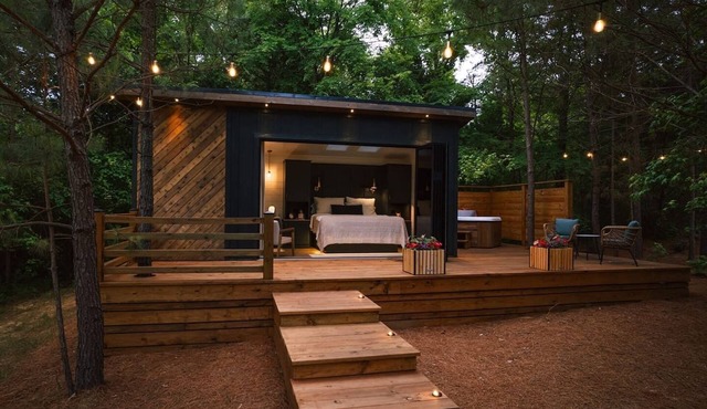 Luxury tiny house with hot tub and private deck!