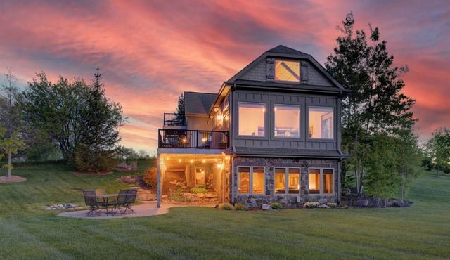 Luxury Vacation Home with Awesome Lake Views! in Wahoo