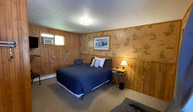 Lyons in Onaway - 1 Full Bed - Room 6 - Sleeps 2