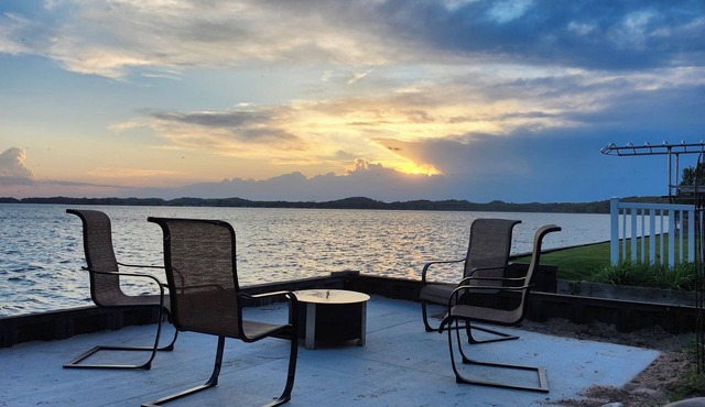 M-22 Lakefront Property in Onekama with amazing Sunsets!