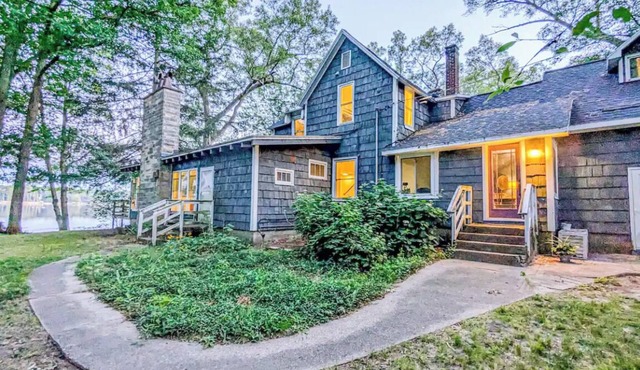 Magical Lake House - Saugatuck in Pullman