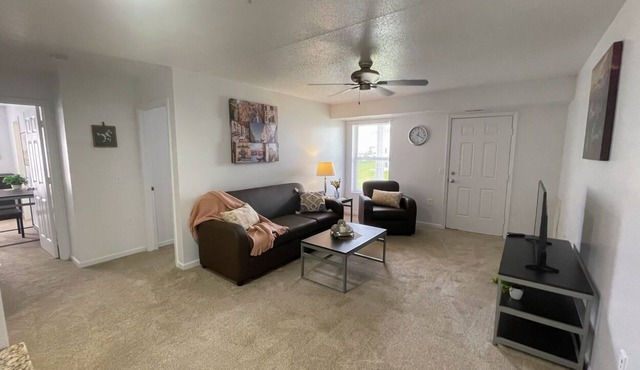 Main Level 2-bedroom 2-bathroom apartment