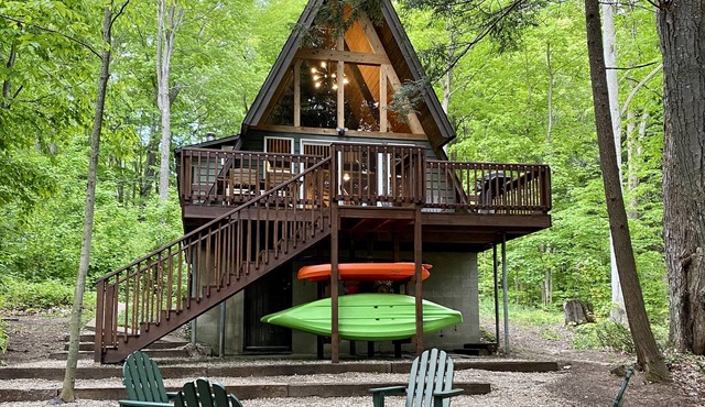 Michigan-A-Frame: Sun, Sand, and Kayaks – The Perfect Summer Escape