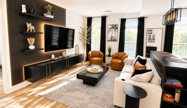 Midnight Luxe Suite with Walkable Areas and Free Parking
