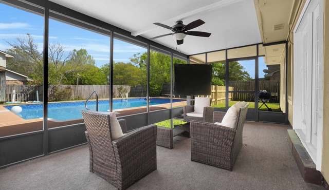Modern 4BR Oasis w/Private Pool, Outdoor Lounge & Full Amenities