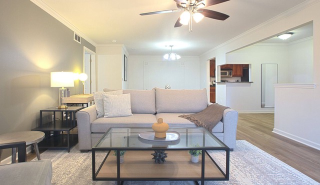Modern Apartment in Prime Location (ID7981X10)
