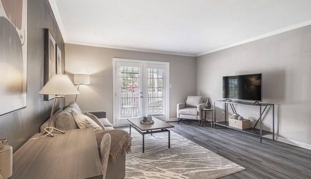 Modern Apartment in Prime Location (ID1008X640)