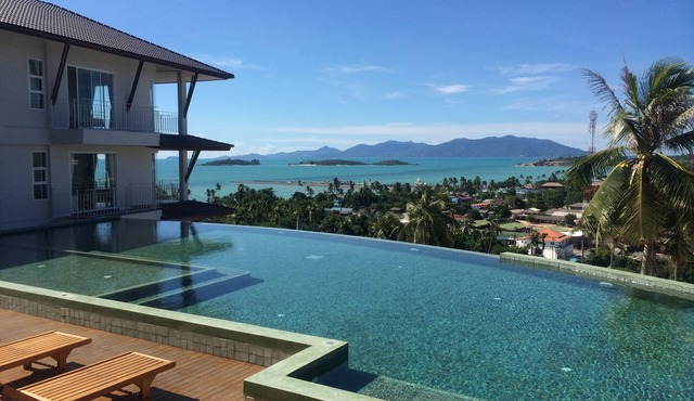 Modern Large Studio Apartment , Sea views & balcony, Pool, Gym near Big Budda in Koh Samui