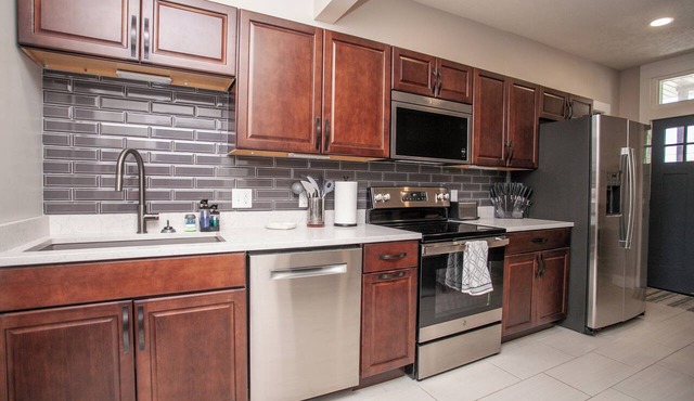 Modern Luxury Stay near ISU & Downtown in Bloomington
