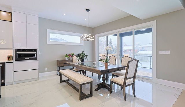 Modern Masterpiece Luxury 6 Bedroom Home in Niagara Falls