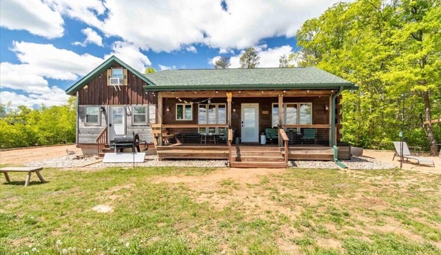 Modern Waterfront Getaway on the Wisconsin River – Between Castle Rock & Lake Petenwell in Necedah