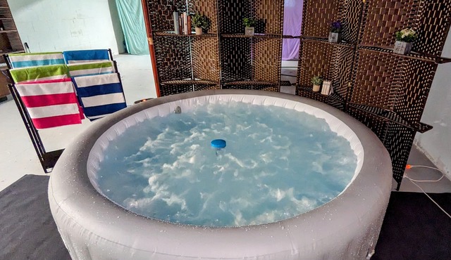 Moose Tracks Hot Tub Hideaway w/50 amp EV Outlet