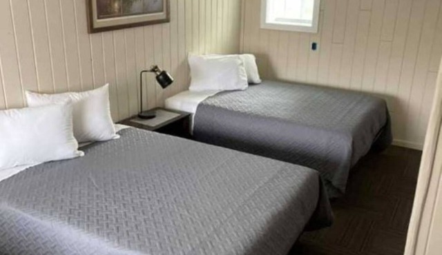 Motel Room - Standard