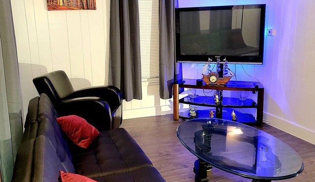 Mthly Stay Discounts & Pet Friendly Downtown Lansing Sparrow Hospital