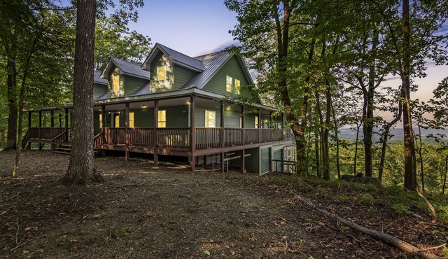 Mtn View + Pond w/fishing + Hot Tub + Firepit + EV charger