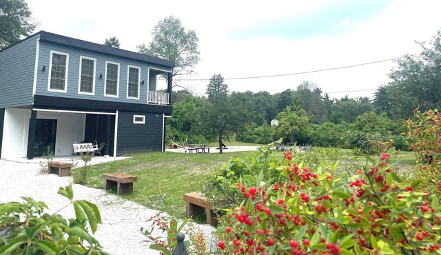 Nature is calling..NEW CONSTRUCTION5 min walk Bass Lake surrounded by forest