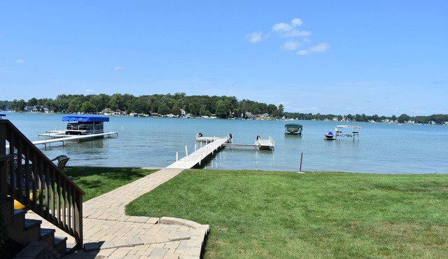 Nautical 5 Bedroom 5 Bathroom Home on Diamond Lake
