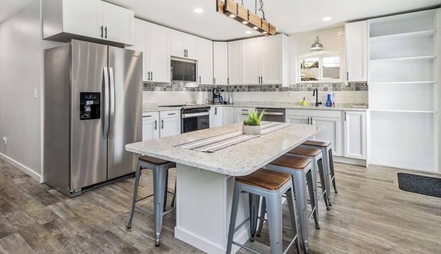 NEW! 3 bed, 1.5 Bath, Games, WIFI