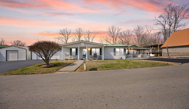 NEW listing 3/2!Boat Slip<1 mile DHL/Sulphur Crk-hosted by Cumberland Collective