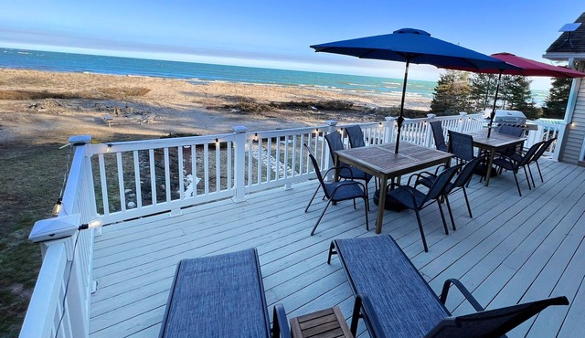 New Listing. Family-friendly home, private sandy beach on Lake Michigan!