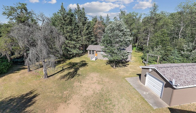 NEWLY REMODELED 2 BED CABIN ON ATV/SNOWMOBILE TRAIL