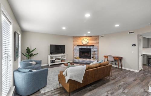 Newly Renovated, Dog Friendly, Stocked Kitchen