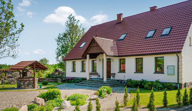 Nice home in Pl-76-113 Postomino in Pl-76-113 Postomino