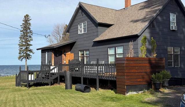 NORTHERN LIGHTS on Lake Superior! Large coastal farmhouse with gorgeous beach.
