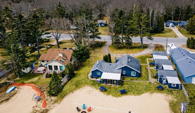 Northern Sands Estate | Main House + 2 Cabins