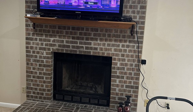 Nurses Heaven 2-bedroom townhome in charming Daleville with WiFi, AC. Come over